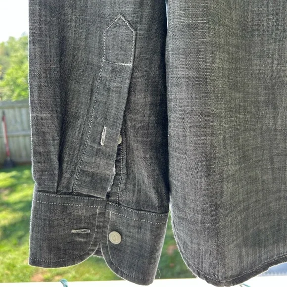 Old Navy Gray Chambray Men’s XL Button Up - Picture 5 of 6